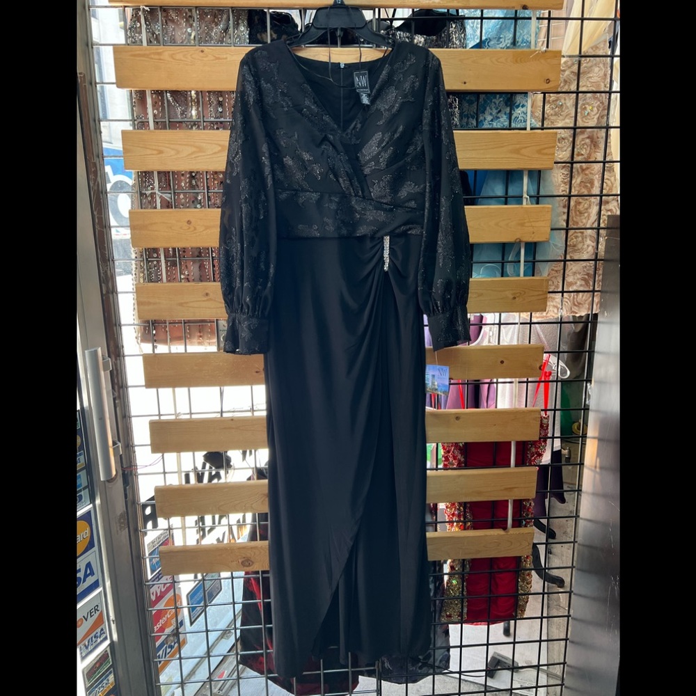 NWT,Nightway
Women's Balloon Cuff Sleeve Gown,black - Picture 5 of 17